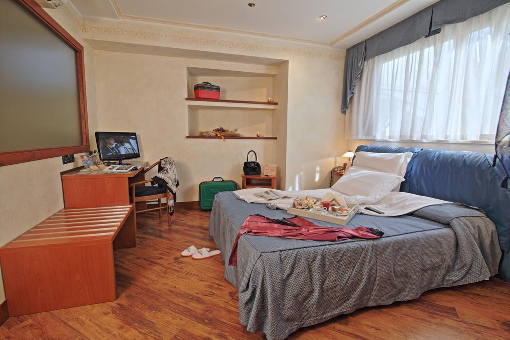 Hotel Aurora Wellness & Spa Tivoli Terme Phòng bức ảnh
