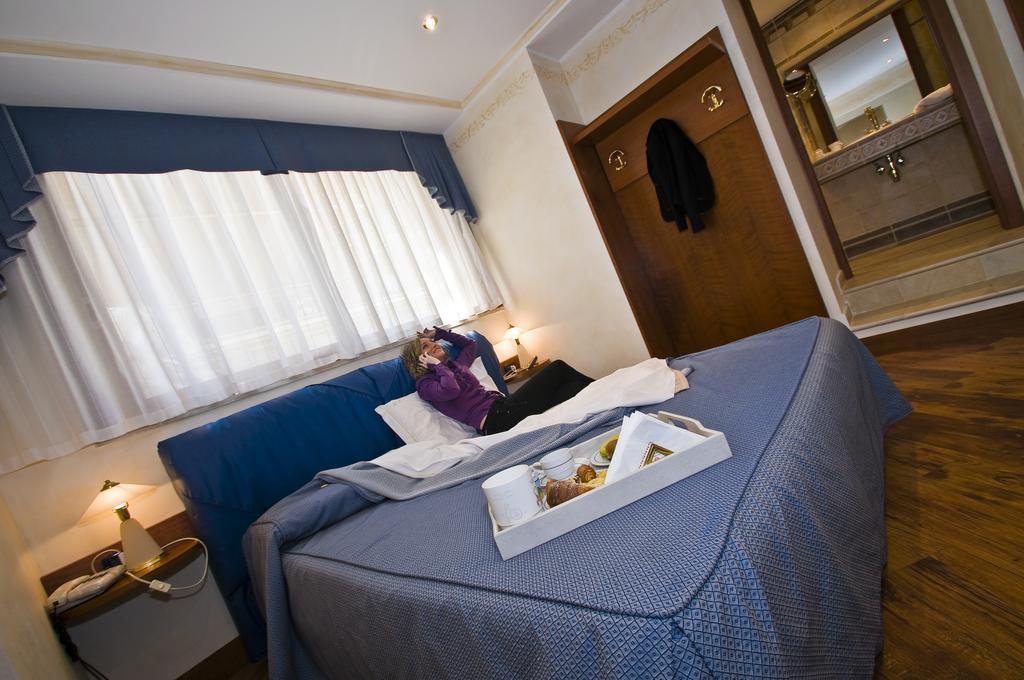 Hotel Aurora Wellness & Spa Tivoli Terme Phòng bức ảnh